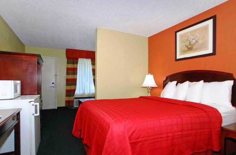 Quality Inn 2*